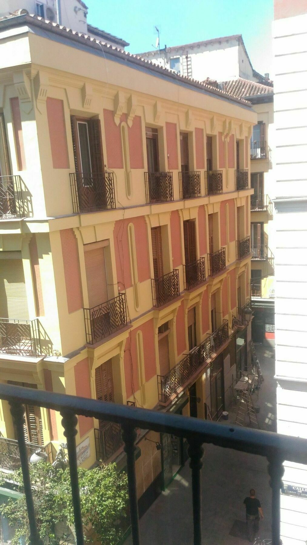 Hostal Alaska Madrid Bagian luar foto