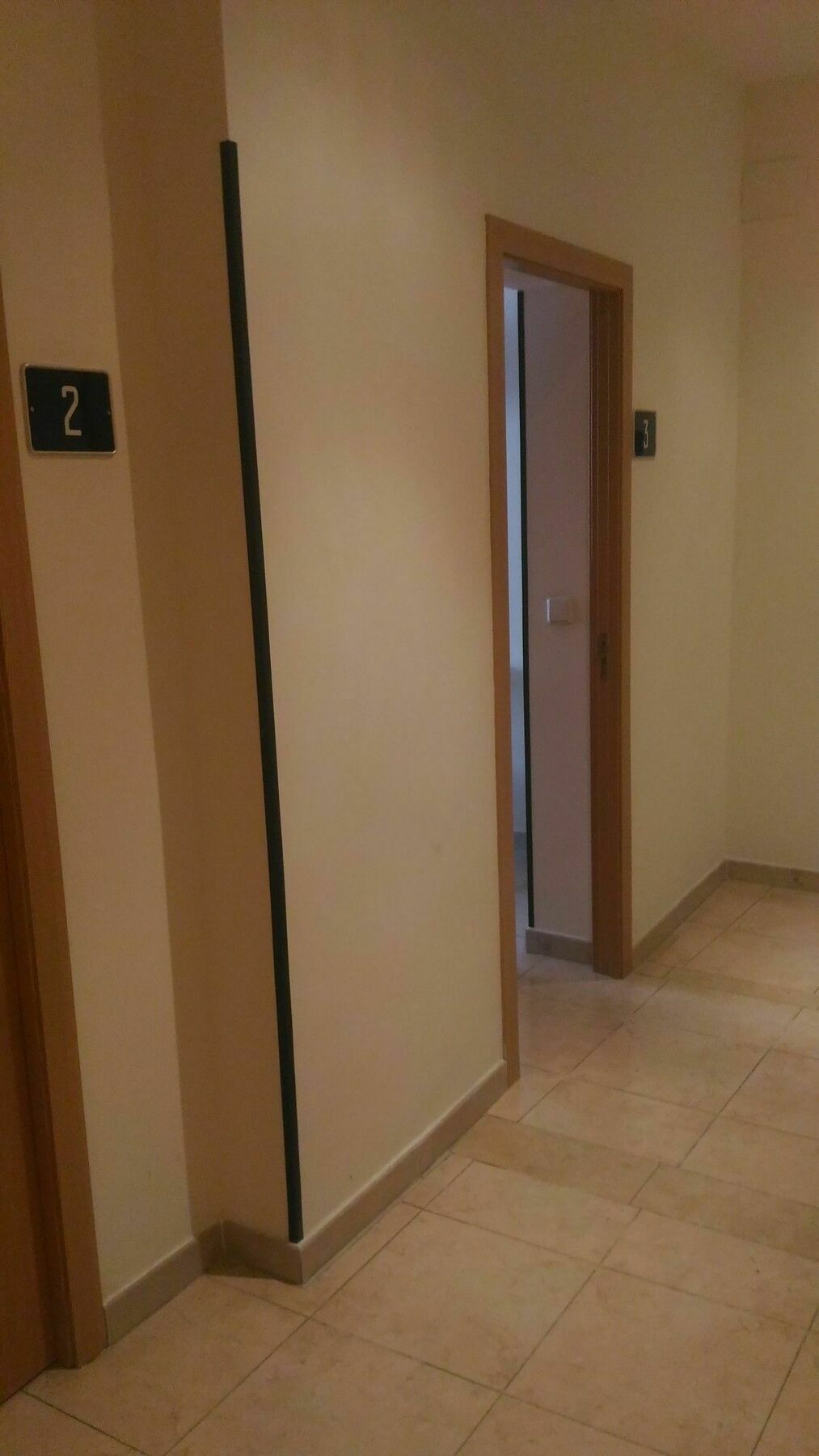 Hostal Alaska Madrid Bagian luar foto