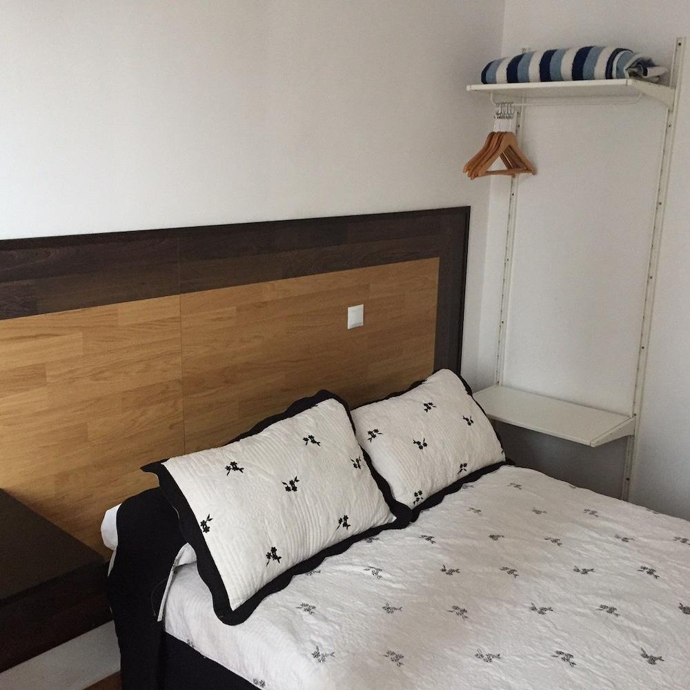 Hostal Alaska Madrid Bagian luar foto
